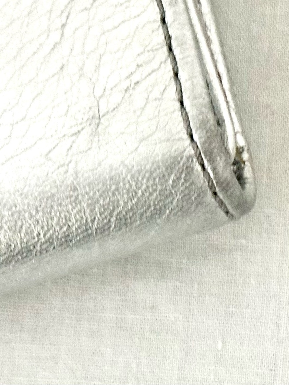 Fossil Maddox Vintage Leather Long Trifold Snap Wallet in Silver - Picture 6 of 10
